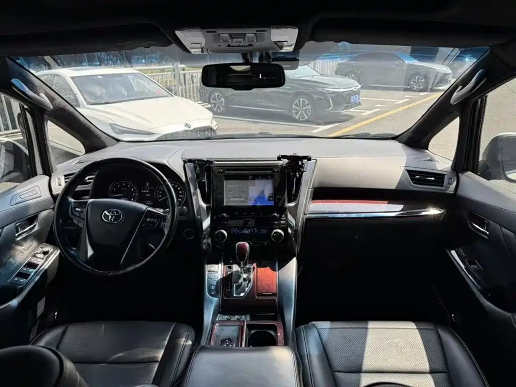Toyota Alphard 2018 — фото 3