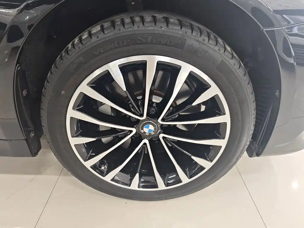BMW 5 Series 2018 — фото 4