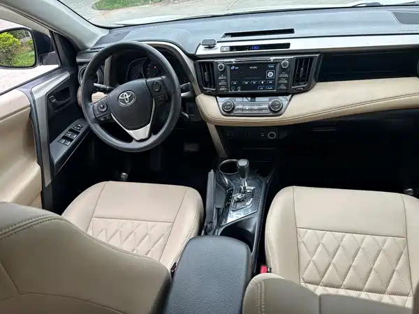 Toyota RAV4 2015