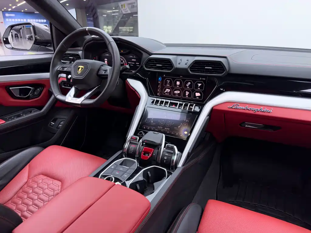Lamborghini Urus 2020 — фото 11