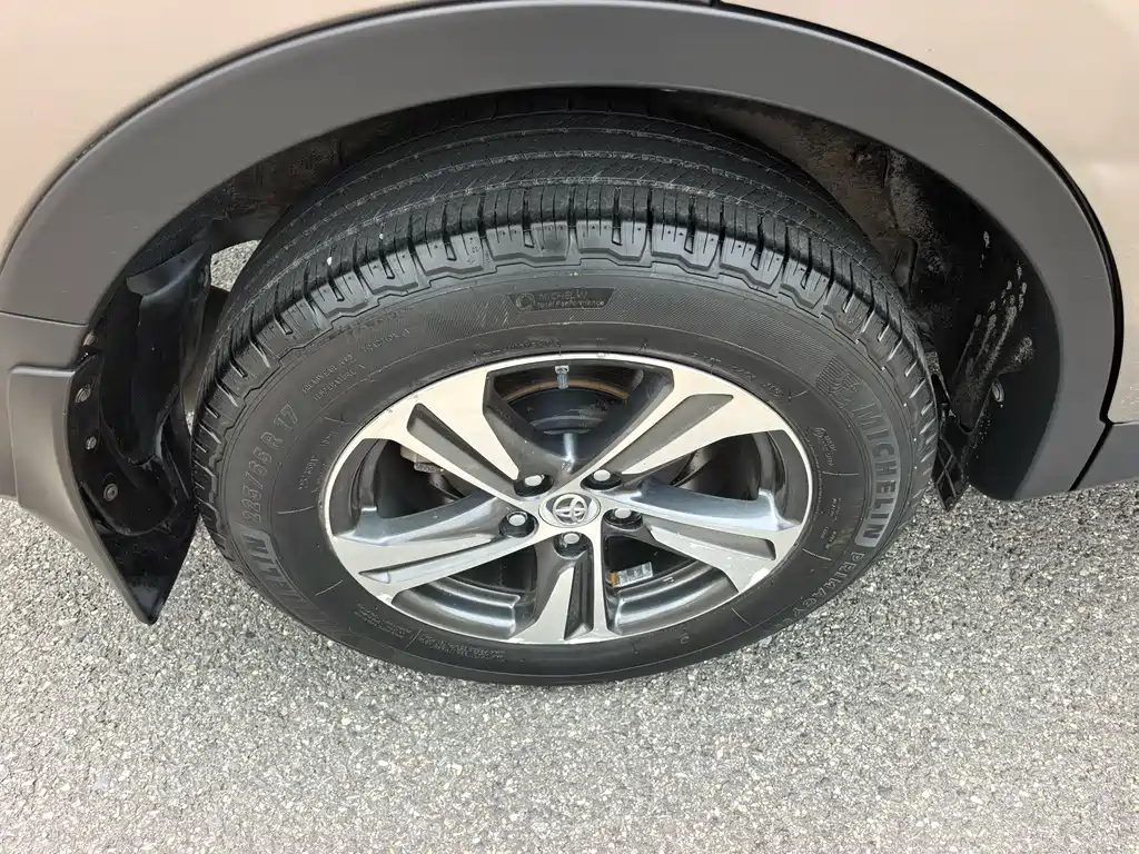 Toyota RAV4 2015 — фото 19