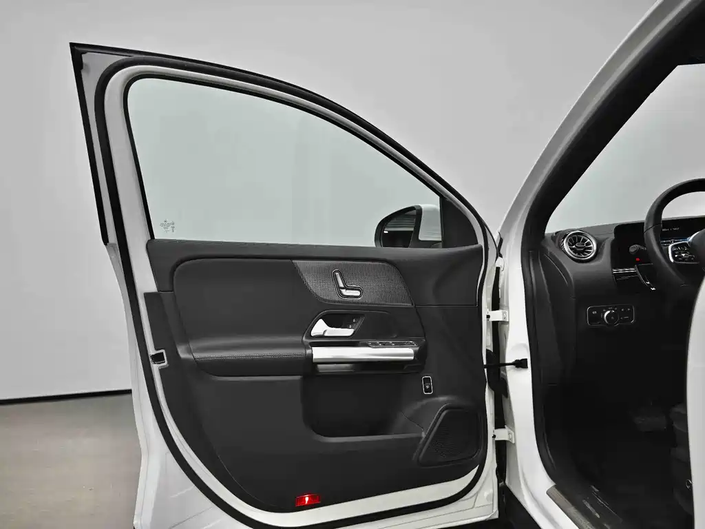 Mercedes-Benz GLA 2023 — фото 32