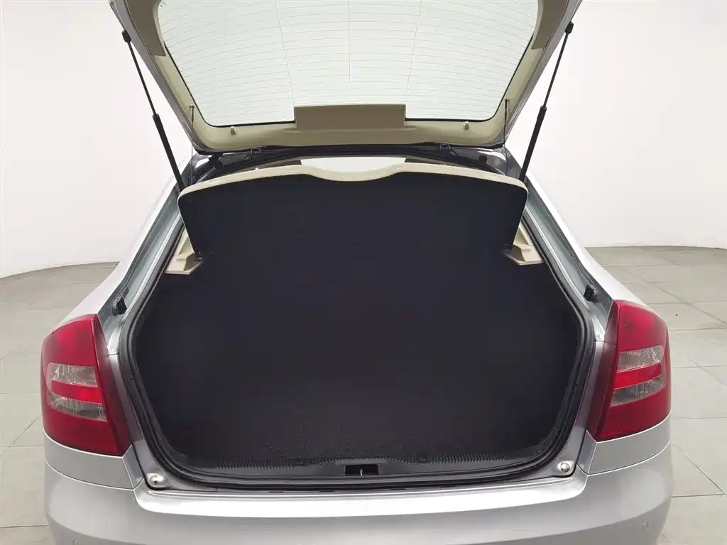Skoda Octavia 2015 — фото 16