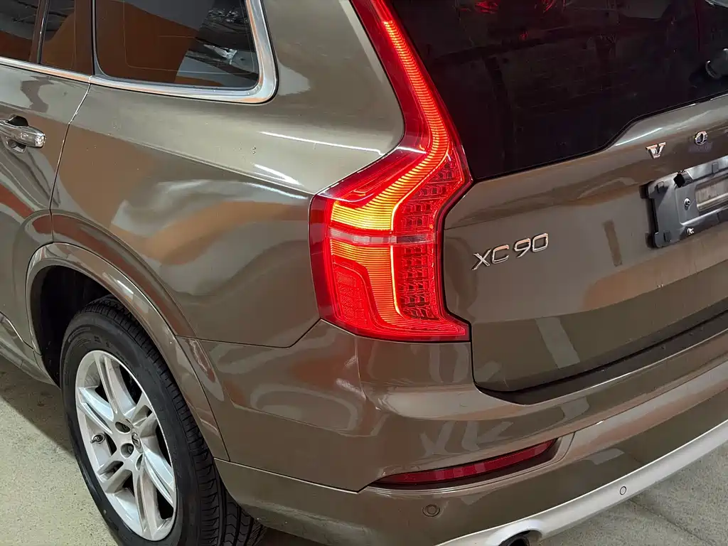 Volvo XC90 2016 — фото 9