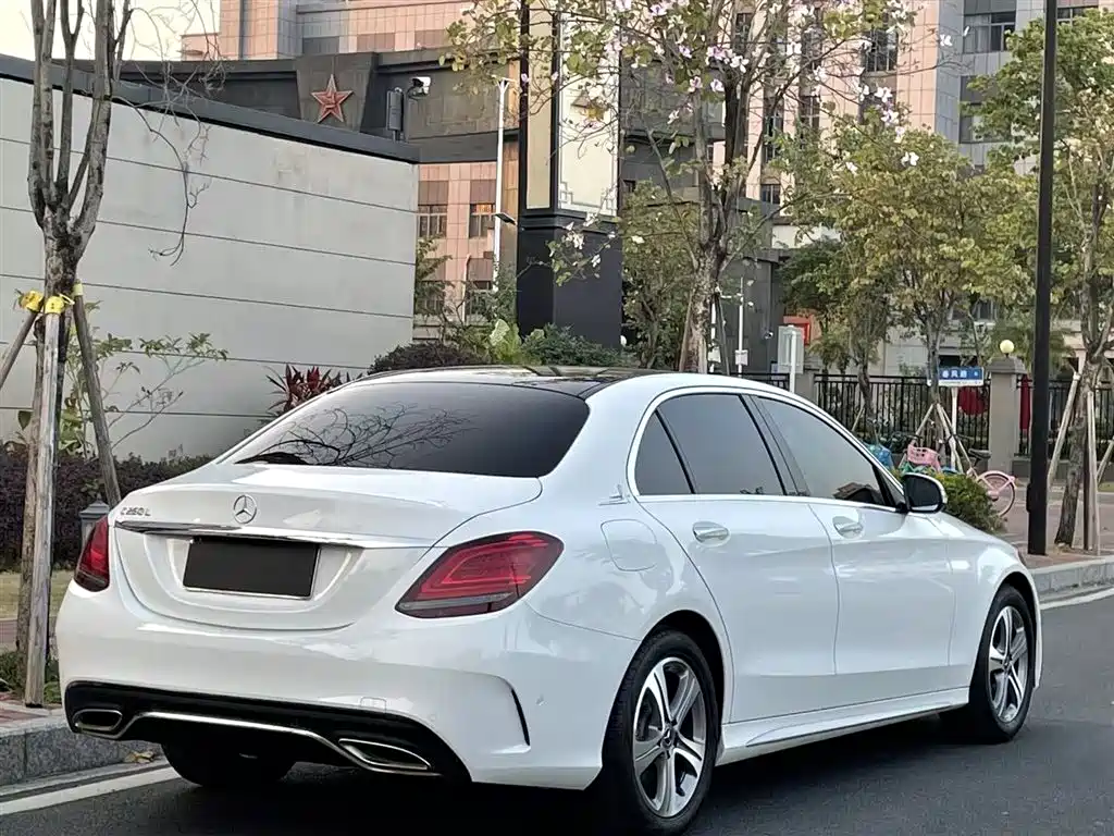 Mercedes-Benz C-Class 2019 — фото 24