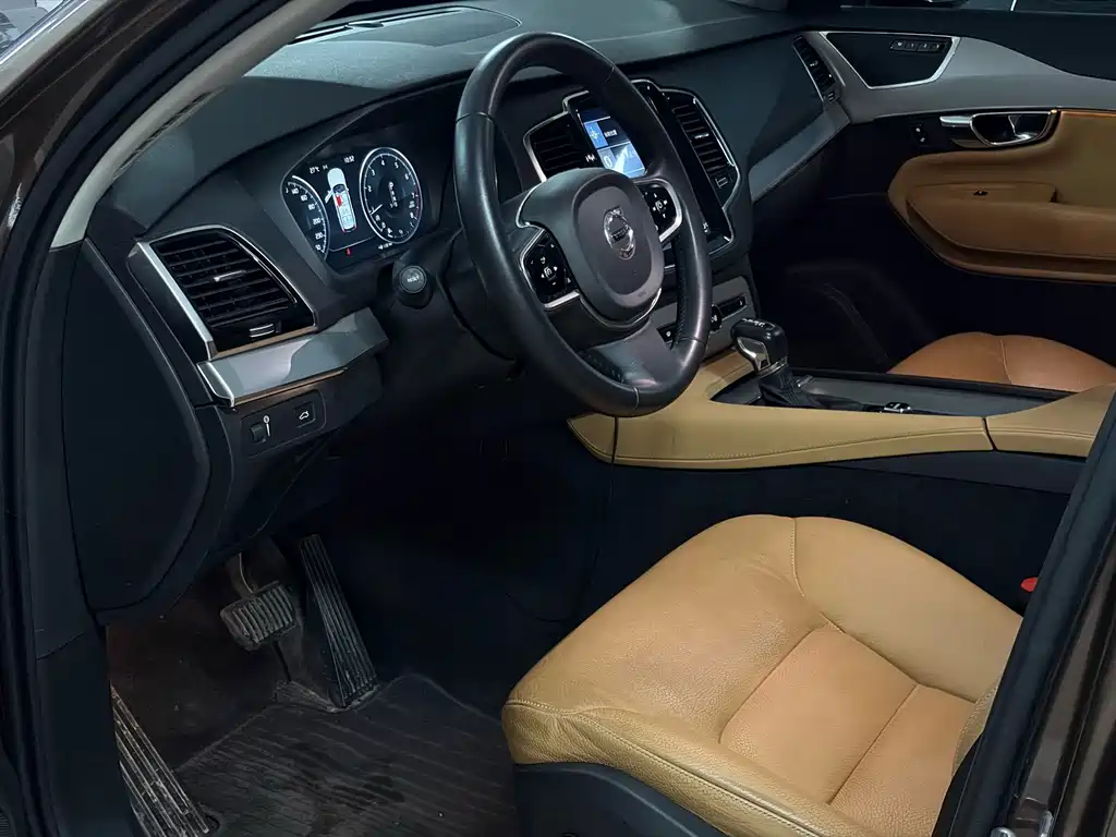 Volvo XC90 2016 — фото 11