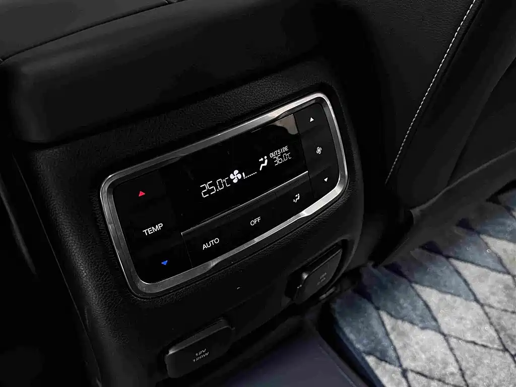 GAC Trumpchi GS8 2021 — фото 28