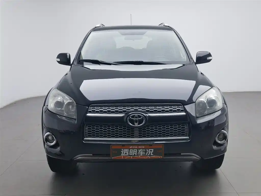 Toyota RAV4 2013 — фото 3