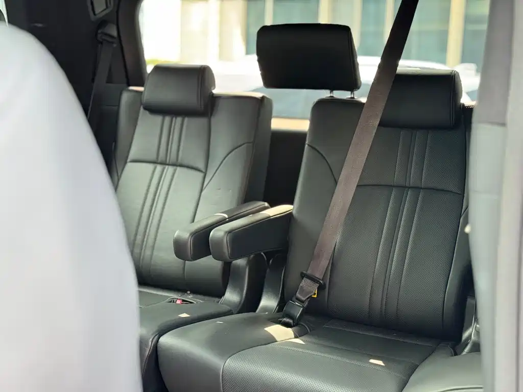 Toyota Alphard 2020 — фото 21