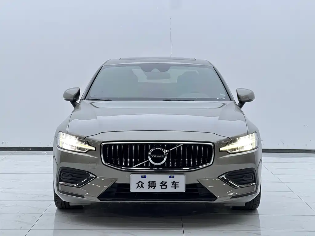 Volvo S60 2021 — фото 2