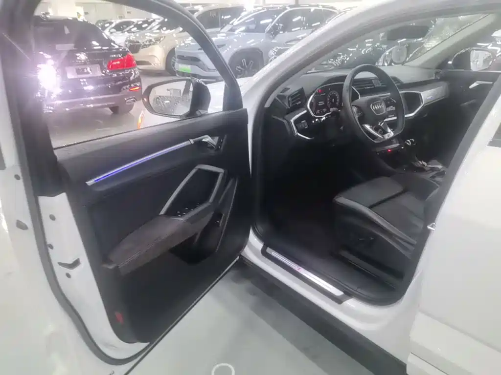Audi Q3 Sportback 2023 — фото 16