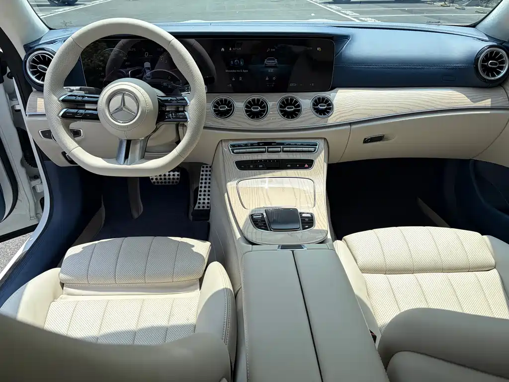 Mercedes-Benz E-Class 2023 — фото 11