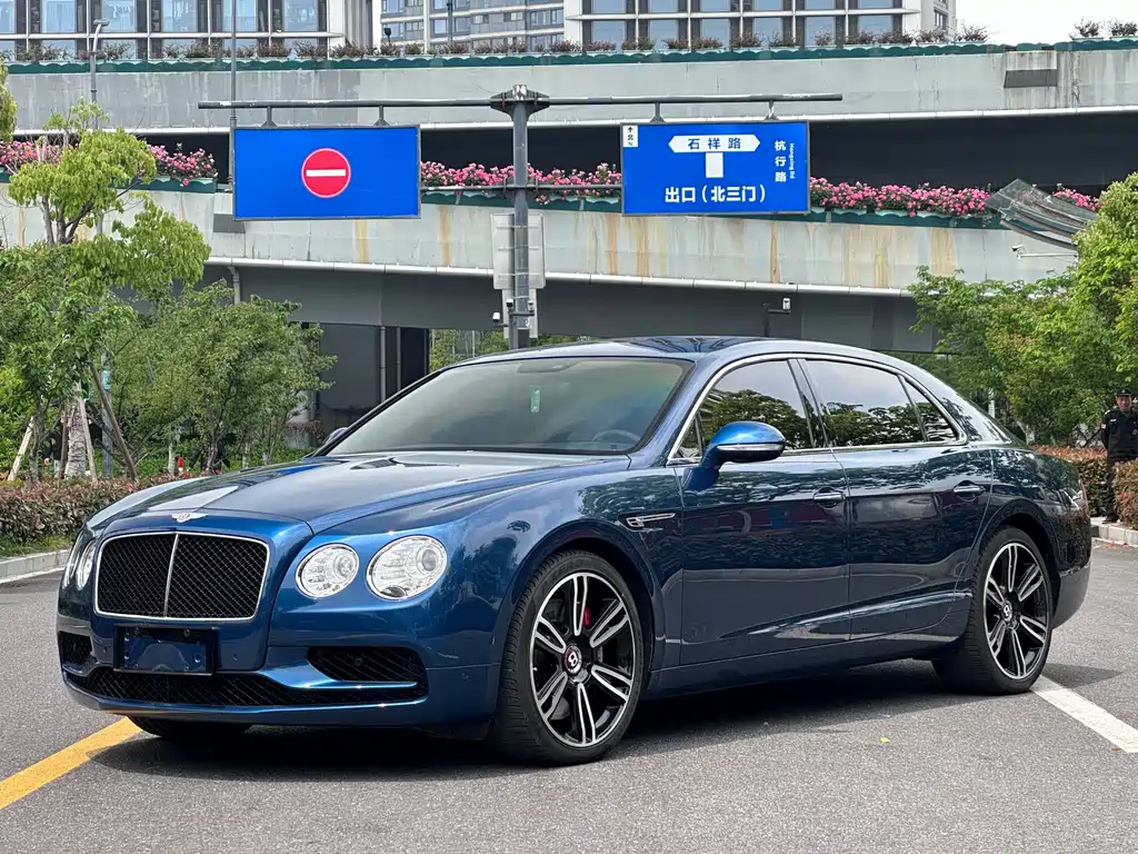 Bentley Flying Spur 2018 — фото 5