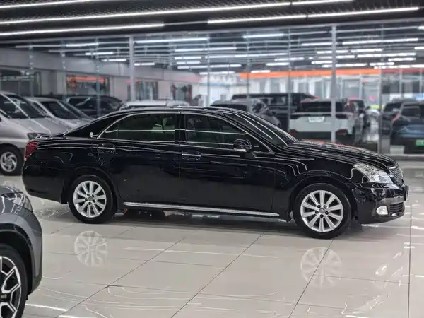 Toyota Crown 2010