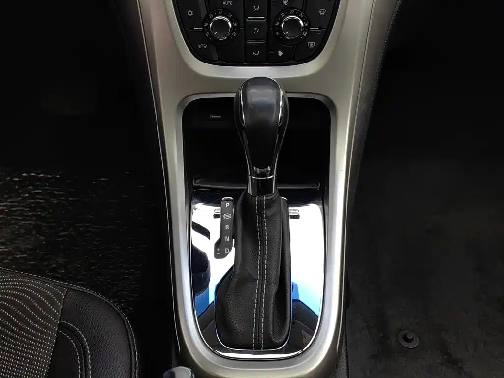 Buick Excelle GT 2015 — фото 13