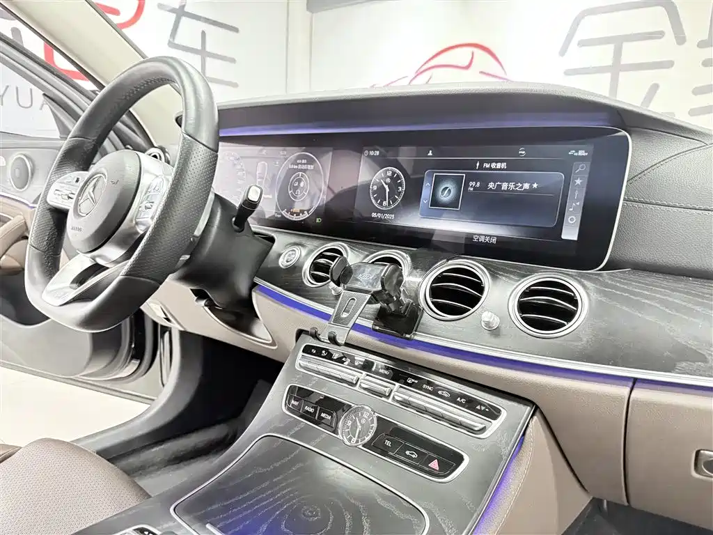 Mercedes-Benz E-Class 2019 — фото 18
