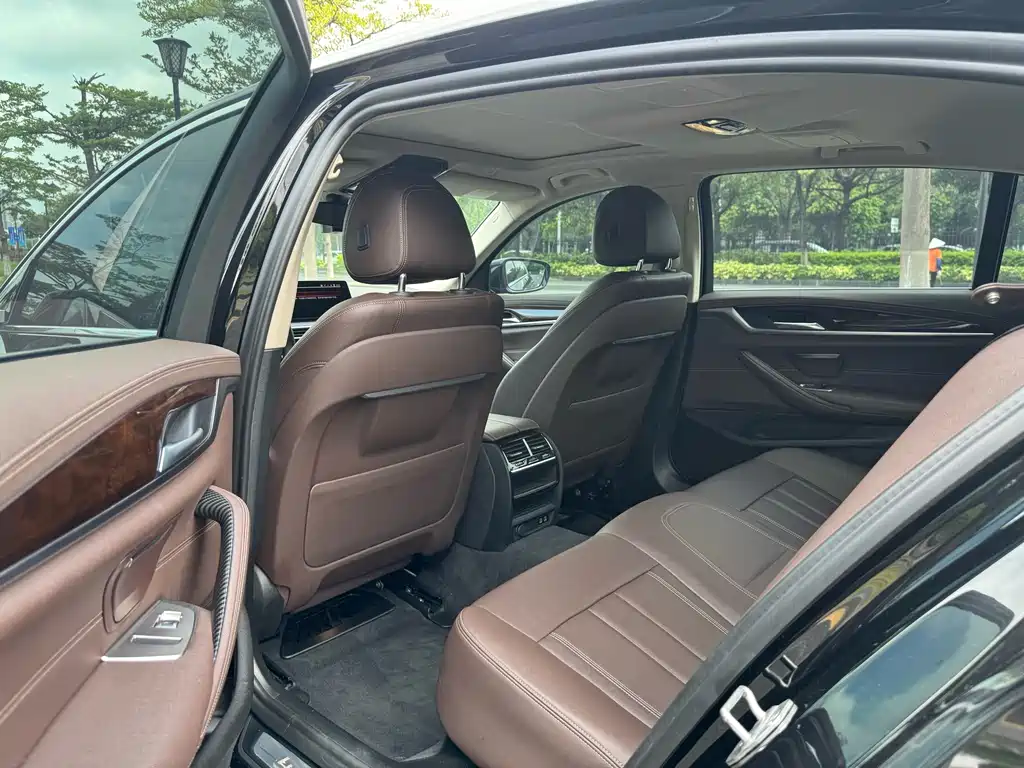 BMW 5 Series 2020