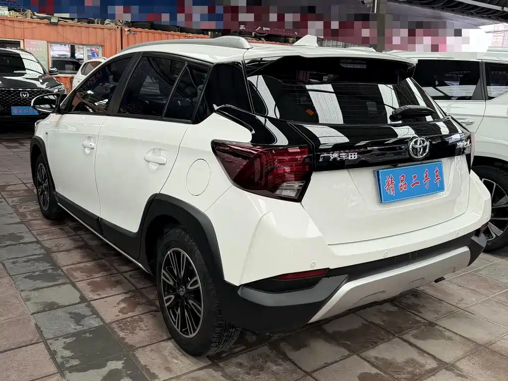 Toyota Yaris L 2022