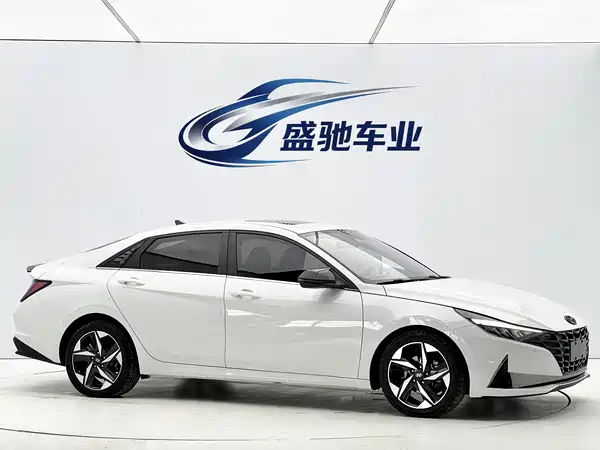 Hyundai Elantra 2023