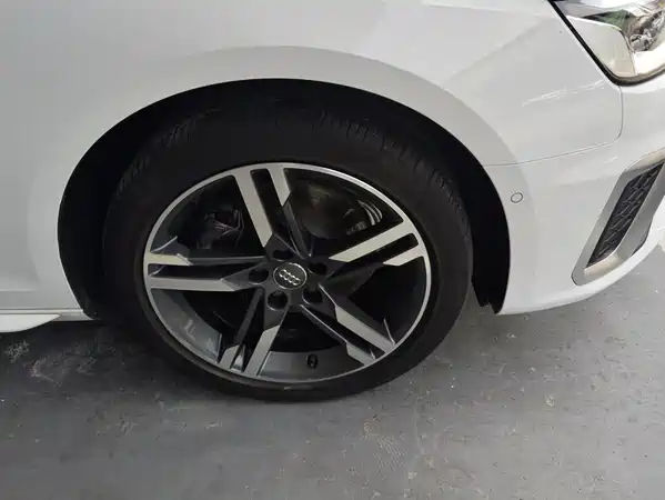 Audi A4L 2021