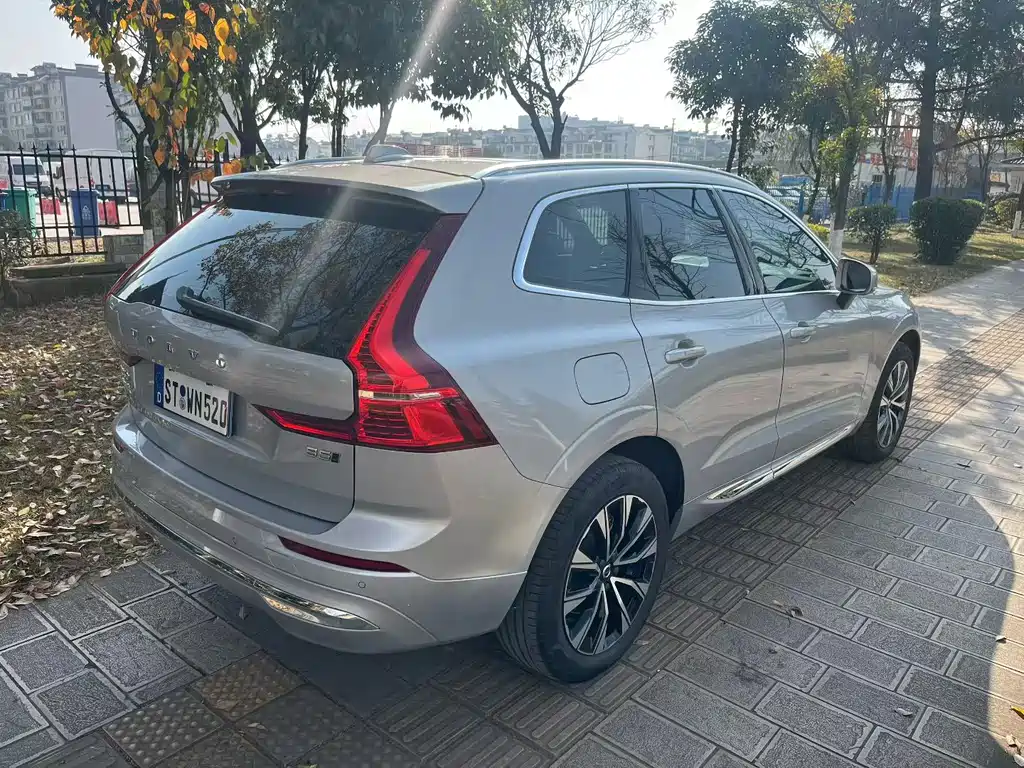 Volvo XC60 2023 — фото 5