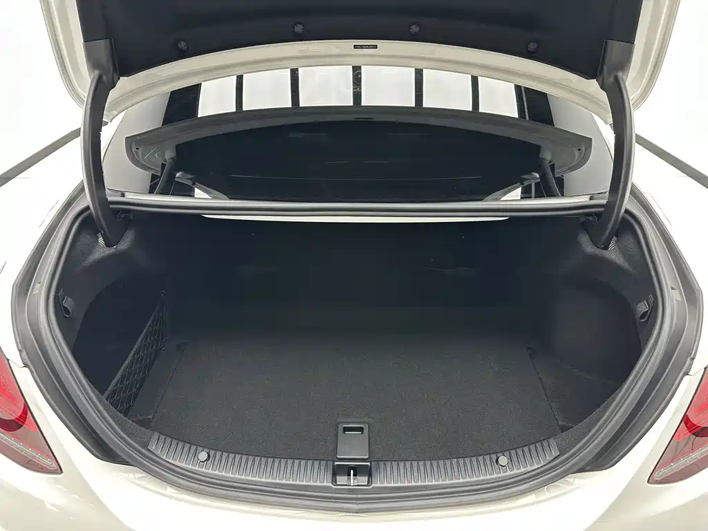 Mercedes-Benz C-Class 2021 — фото 17