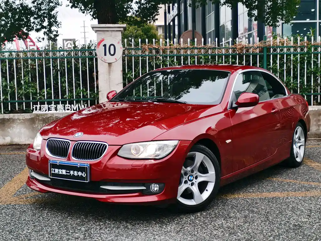 BMW 3 Series 2011 — фото 1