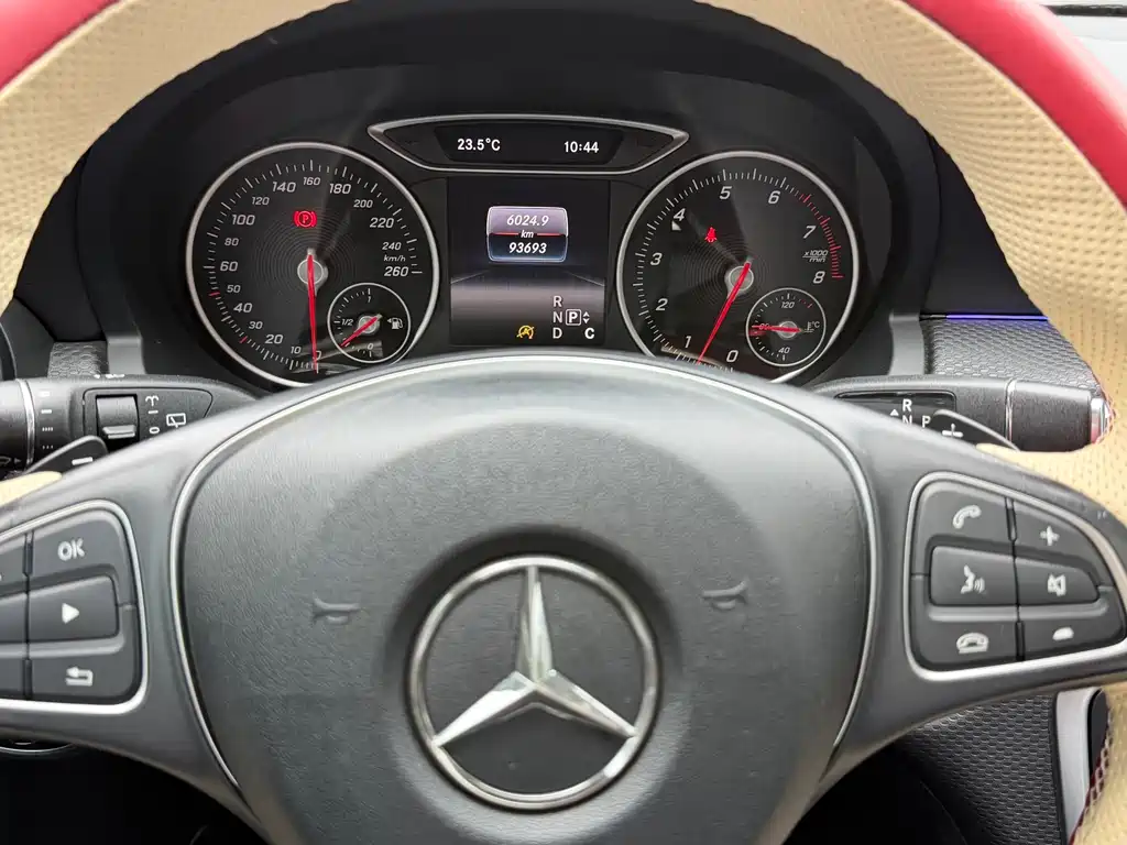 Mercedes-Benz A-Class 2016 — фото 13