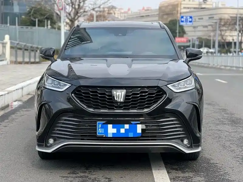 Toyota Crown Kluger 2023