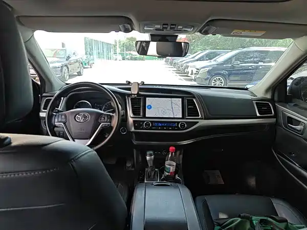 Toyota Highlander 2021