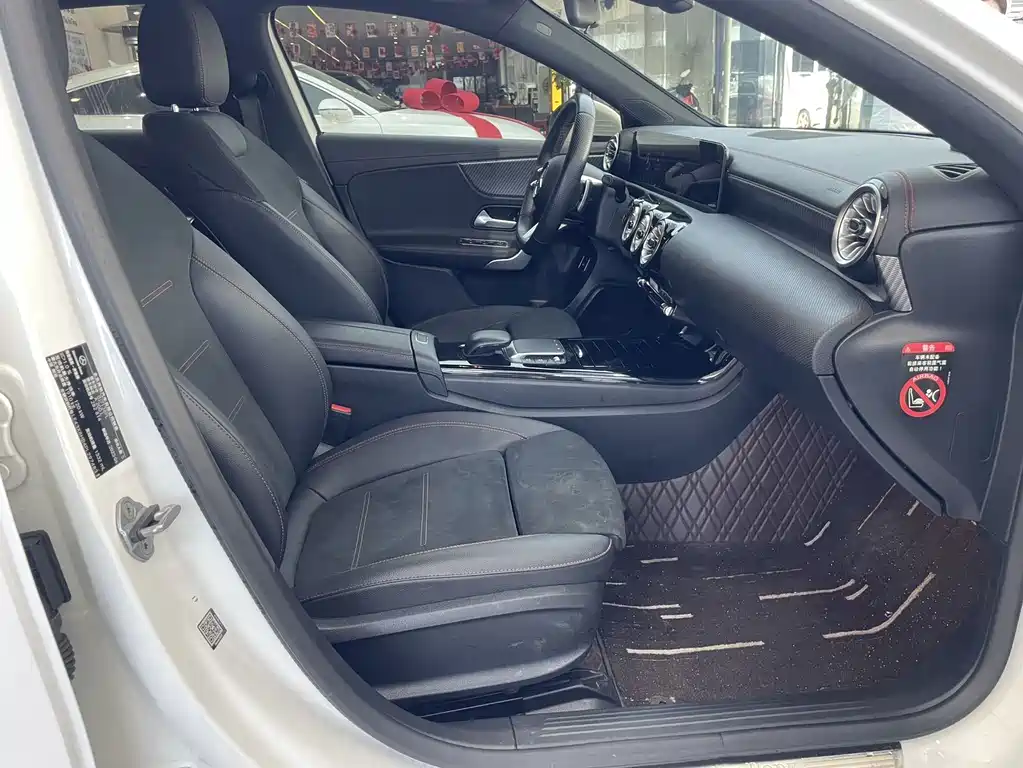 Mercedes-Benz A-Class 2023 — фото 11