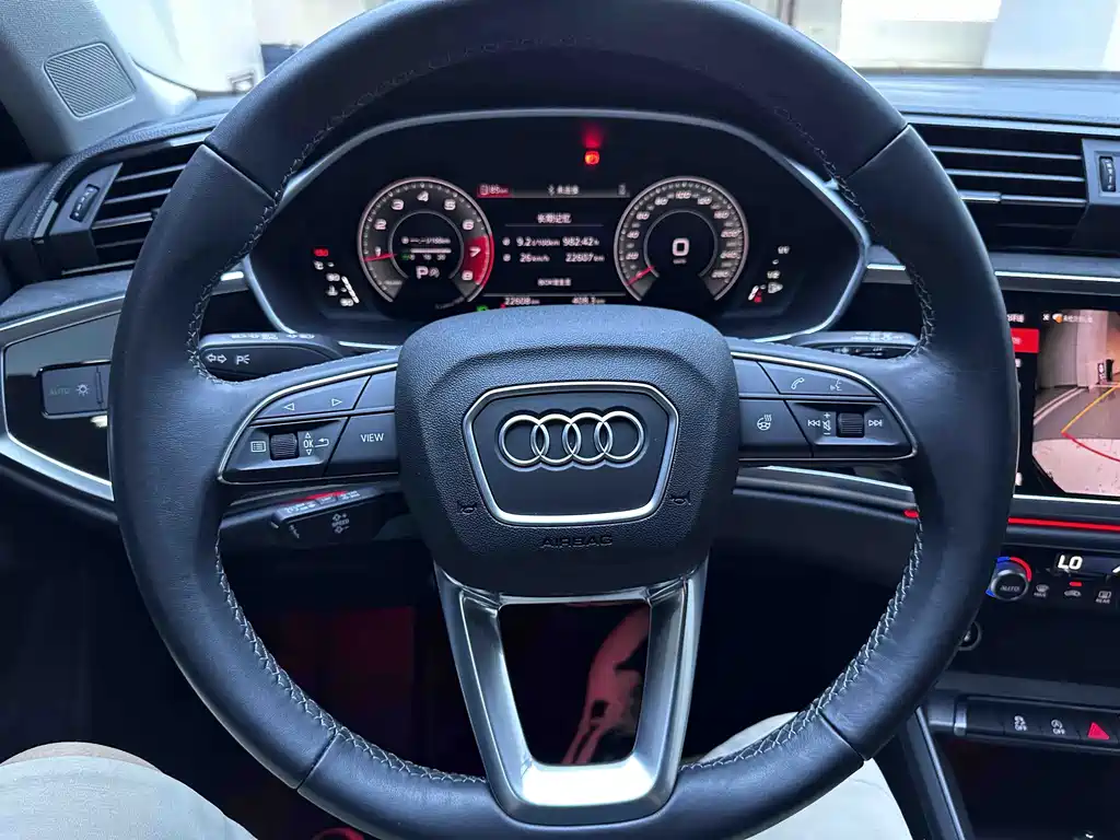 Audi Q3 2022 — фото 12