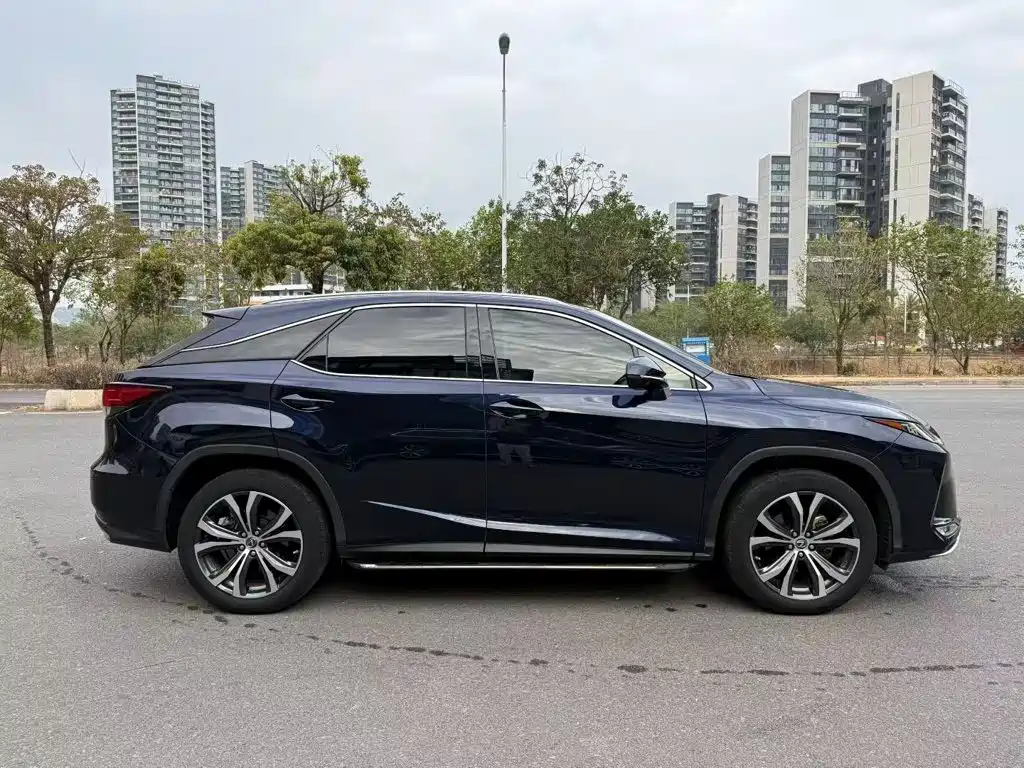 Lexus RX 2022