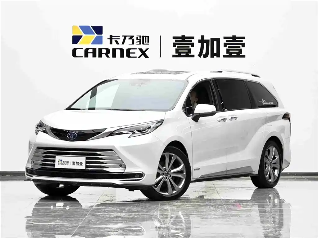 Toyota Sienna 2024 — фото 1
