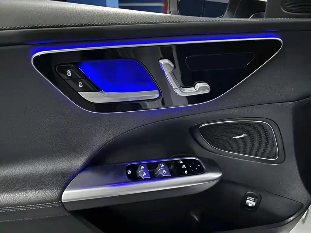 Mercedes-Benz C-Class 2023 — фото 13