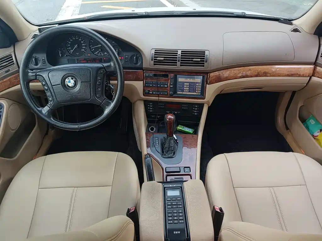 BMW 5 Series 2001 — фото 14
