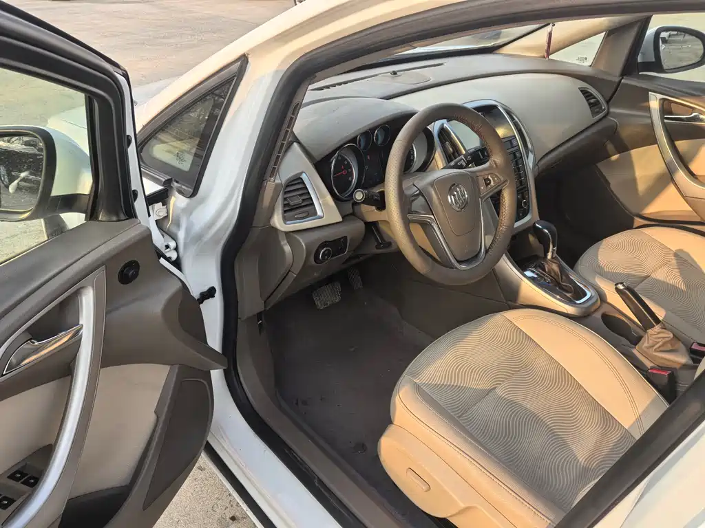 Buick Excelle 2015 — фото 10