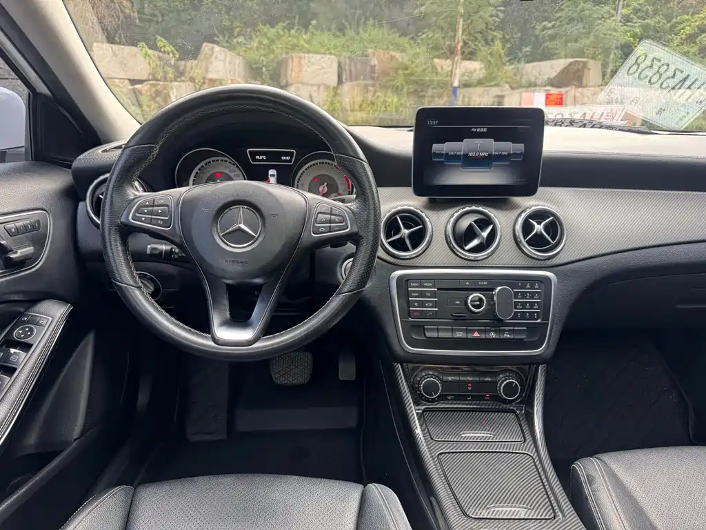 Mercedes-Benz GLA 2017 — фото 9