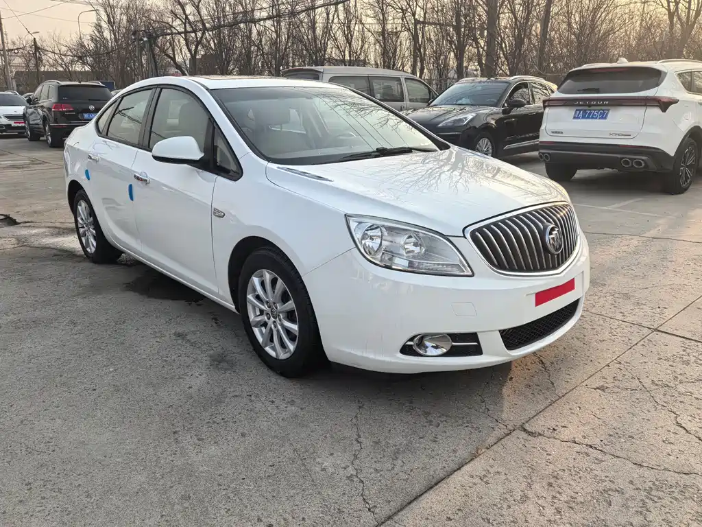 Buick Excelle 2015 — фото 3