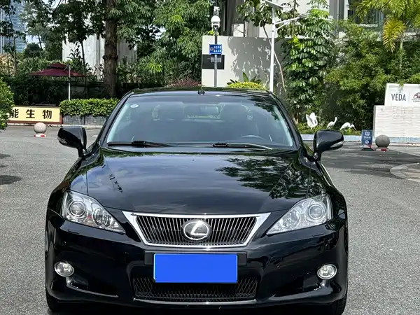 Lexus IS 2010