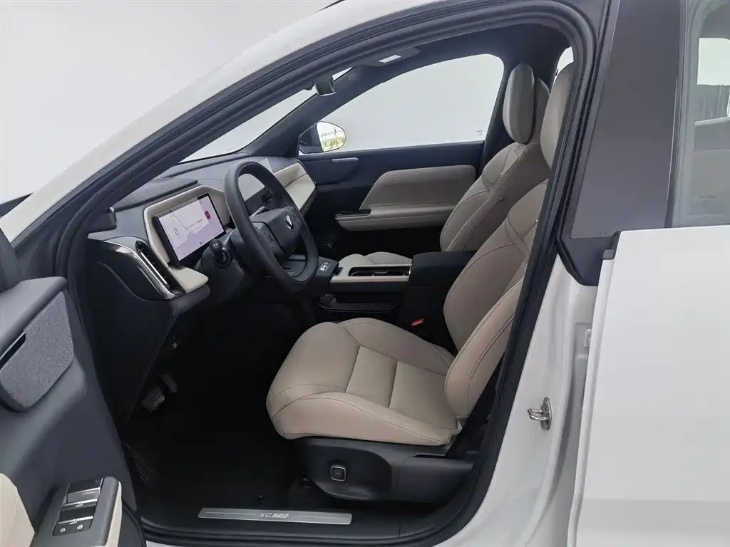Volvo XC70 PHEV 2026 — фото 10
