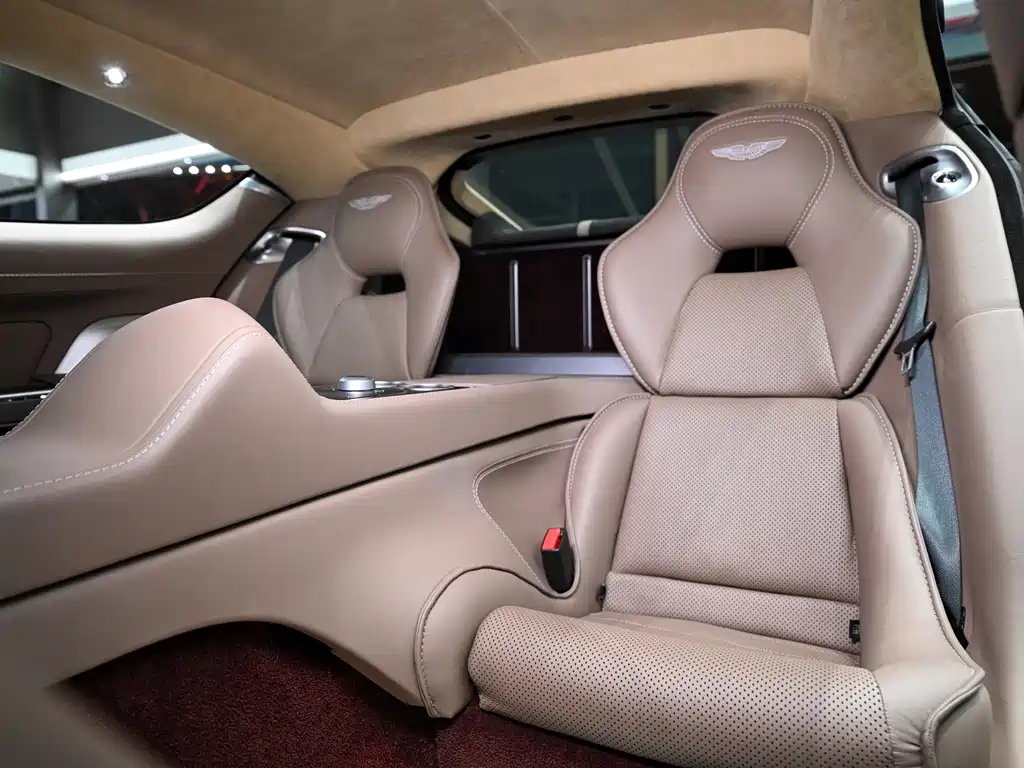Aston Martin Rapide 2014 — фото 11