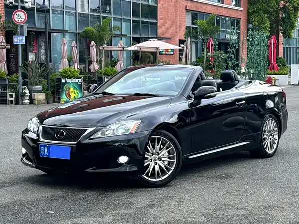 Lexus IS 2010