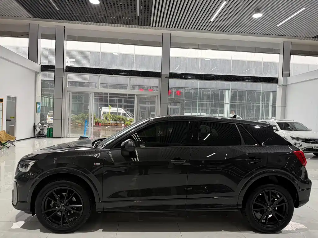 Audi Q2L 2022