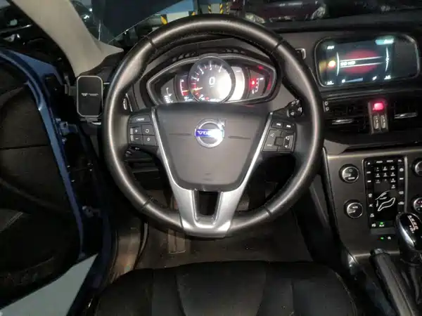 Volvo V40 2016