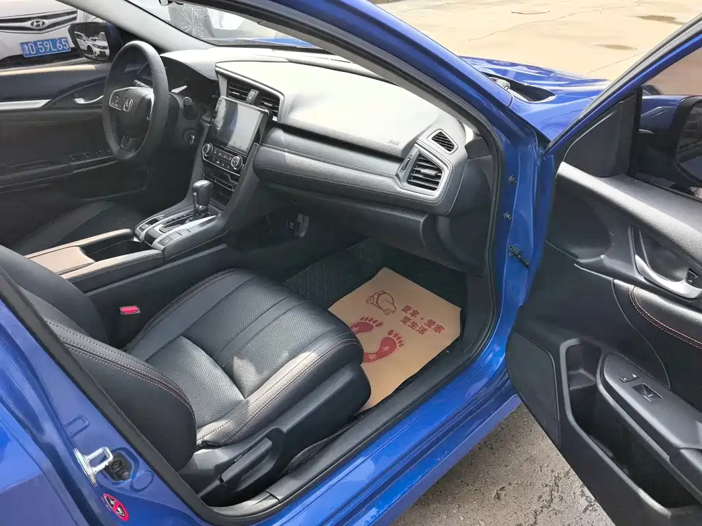 Honda Civic 2017 — фото 12