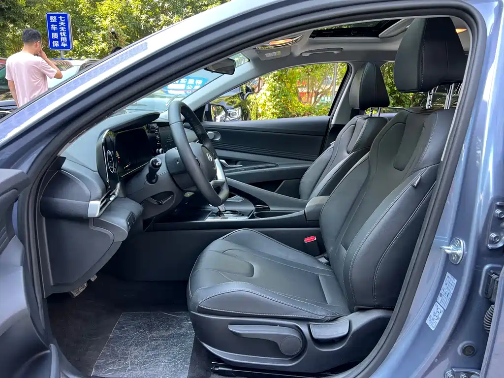 Hyundai Elantra 2024