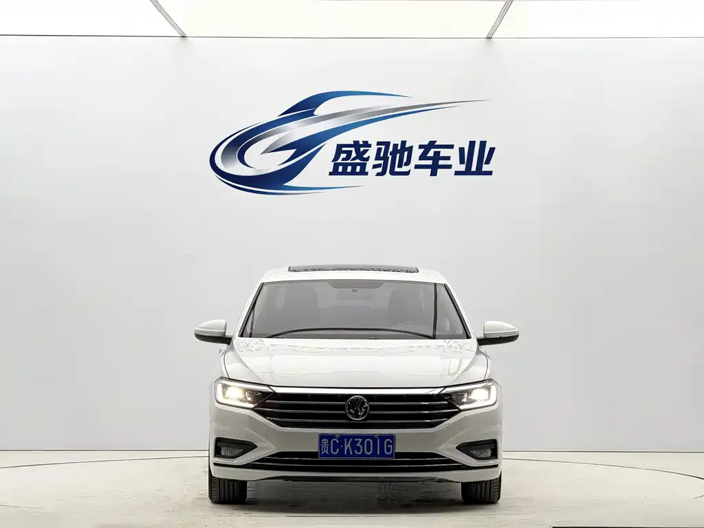 Volkswagen Sagitar 2022