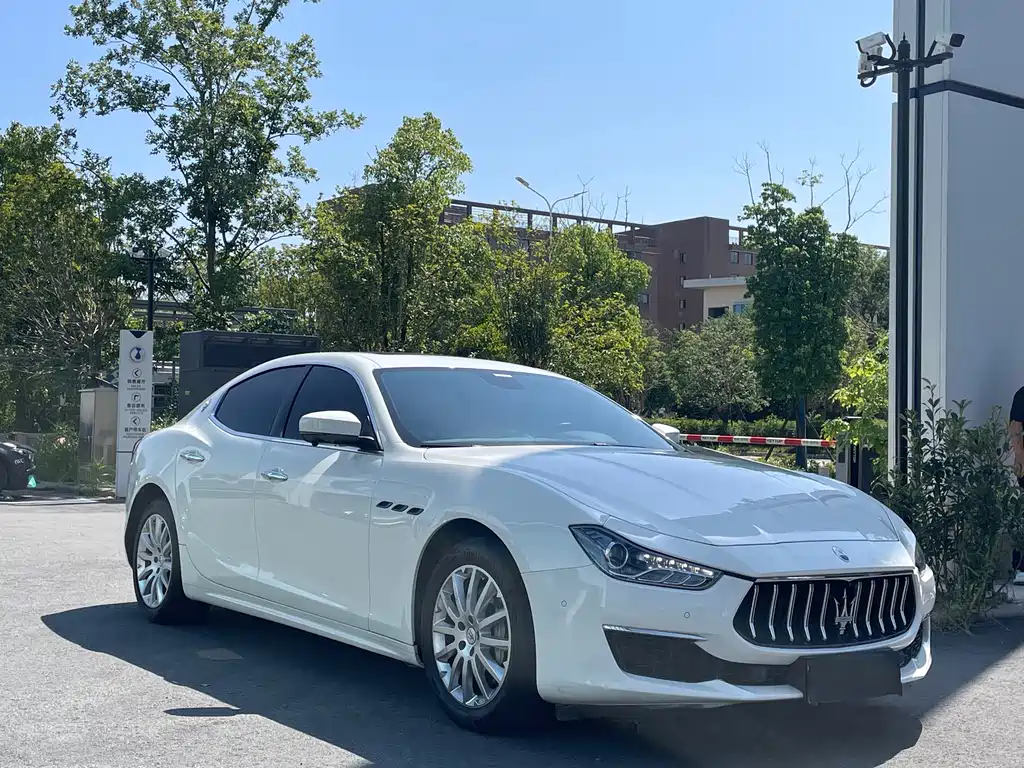 Maserati Ghibli 2021 — фото 3