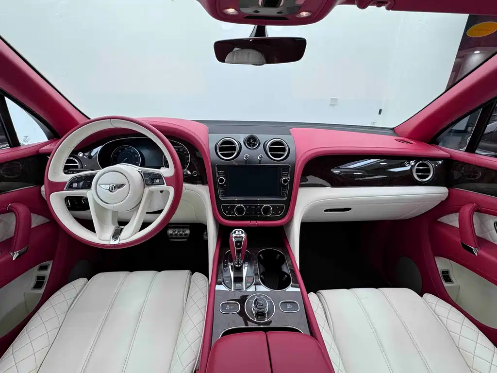 Bentley Bentayga 2017 — фото 26